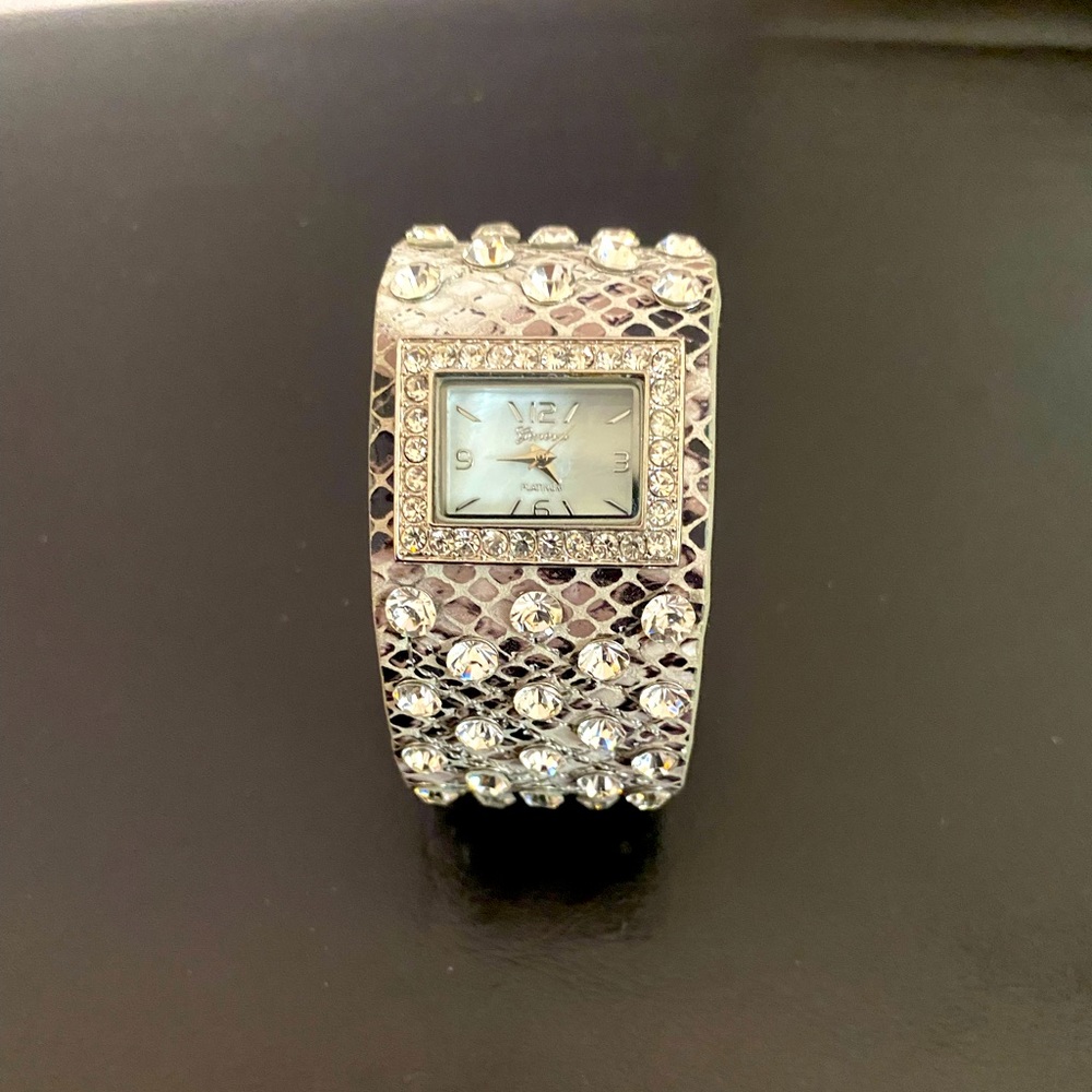 Luxury Geneva Platinum Rhinestone Crystal Watch